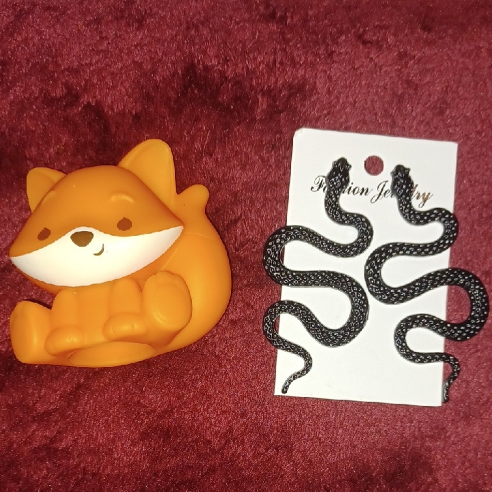 🆕️2/$12 Black Snake Earrings